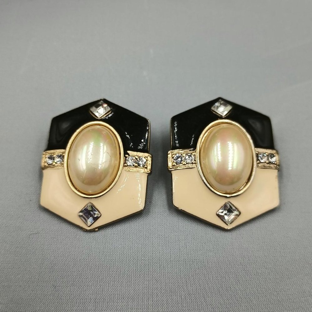 Vintage Clip Earrings Jiin Hwa Signed Art Deco Enameled Rhinestone Faux Pearl